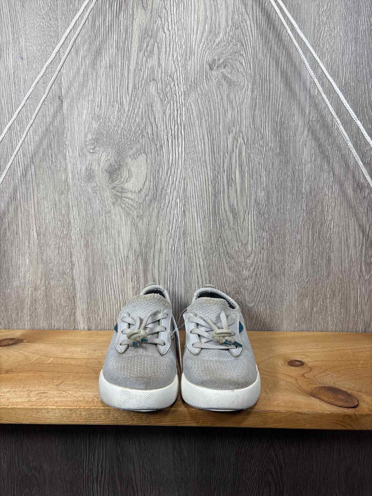 Vessi Size C11 Sneakers