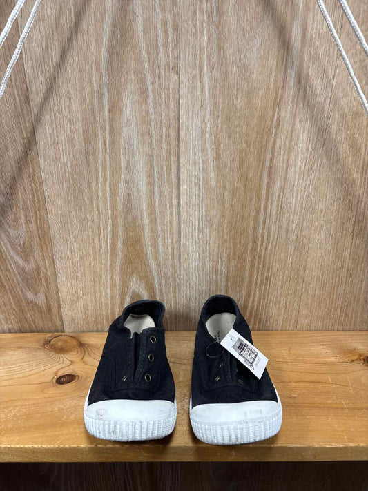 Victoria Size Y2 Sneakers
