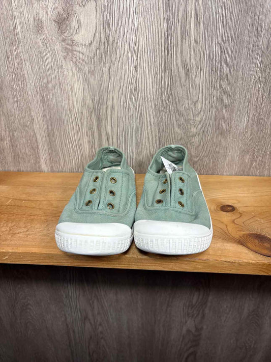 Victoria Size Y1 Sneakers