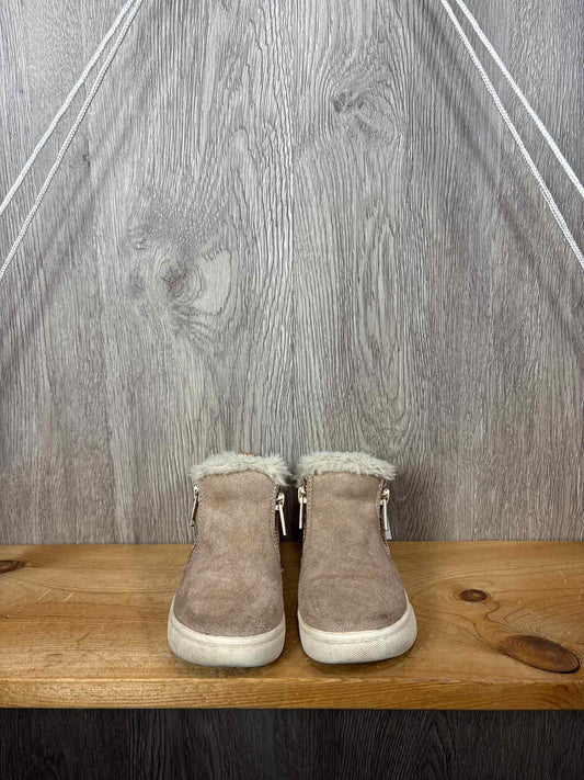 Maggie and Zoe Size C8 Boots