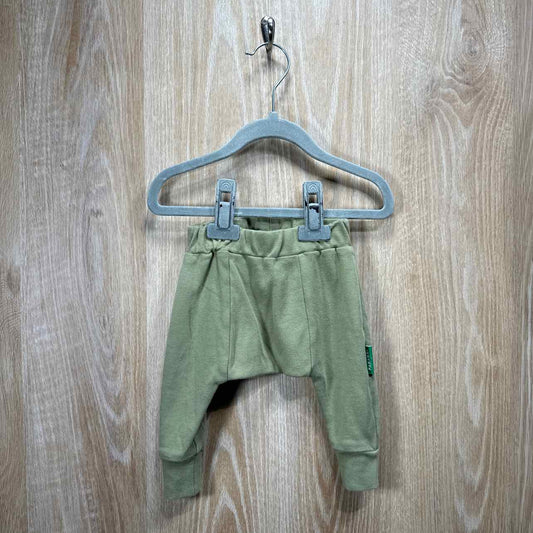 Parade Child Size 0-3m Sample Sale
