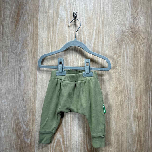 Parade Child Size 0-3m Sample Sale