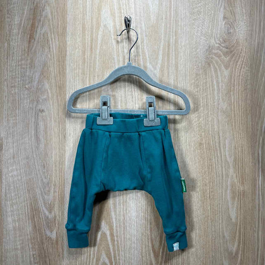 Parade Child Size 0-3m Sample Sale