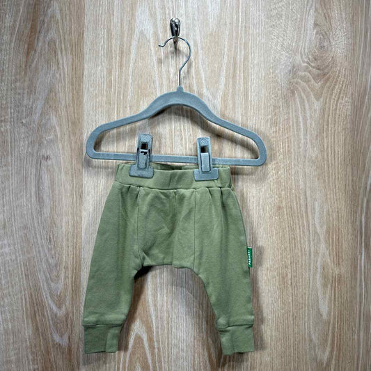 Parade Child Size 0-3m Sample Sale