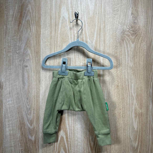 Parade Child Size 0-3m Sample Sale