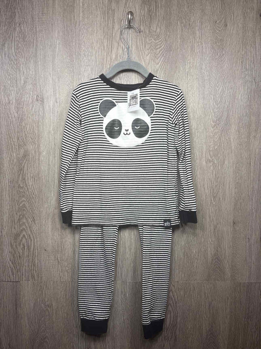 Whistle and Flute Size 5-6y Pajamas