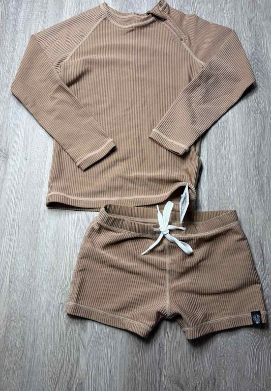 Size 7-8y Swim gear