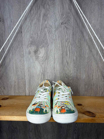 Size Y4 Sneakers