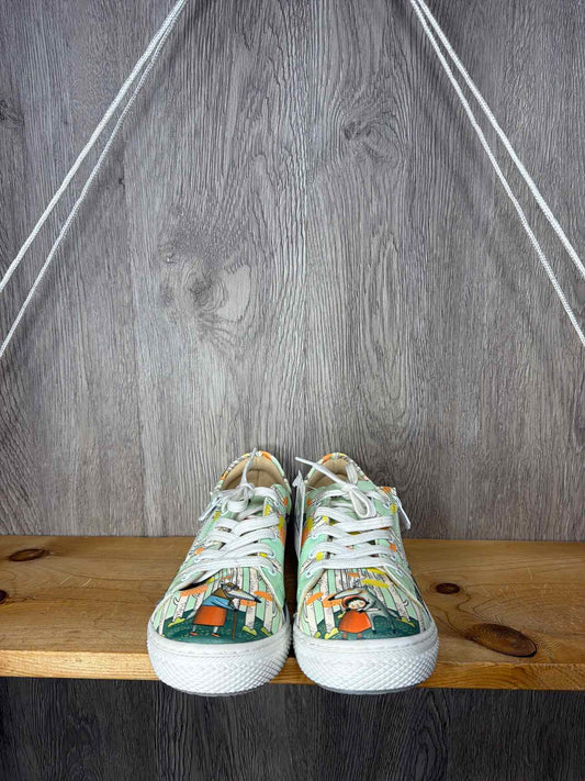 Size Y4 Sneakers