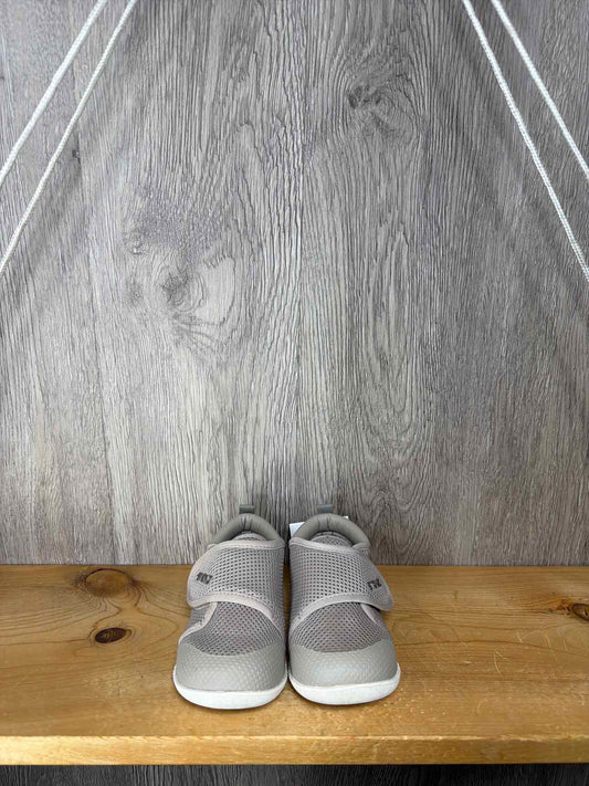 Stonz Size C7 Sneakers