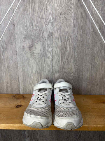 New Balance Size Y1 Sneakers