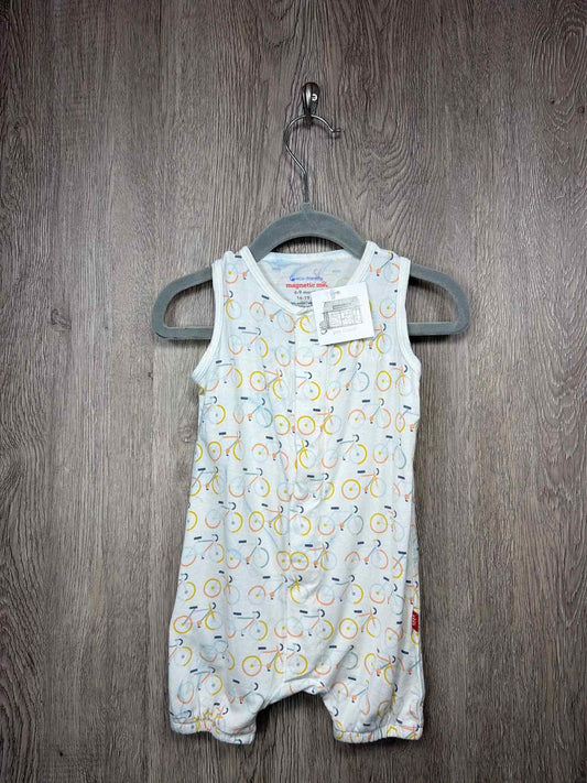 Magnetic me Size 6-9m Romper