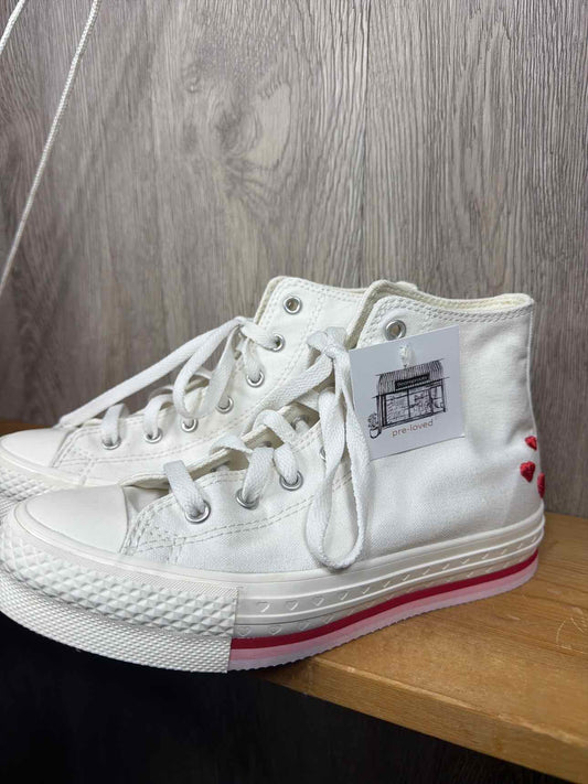 Converse Size Y4 Sneakers