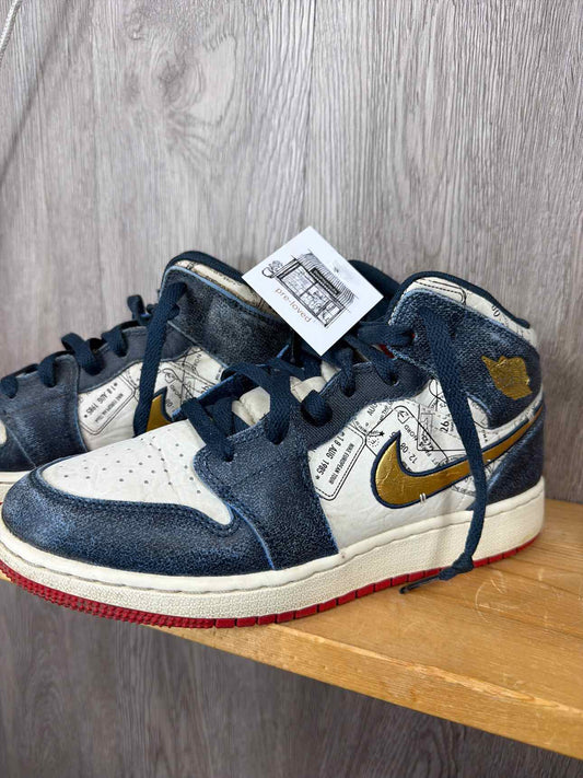 Nike Size Y6 Sneakers