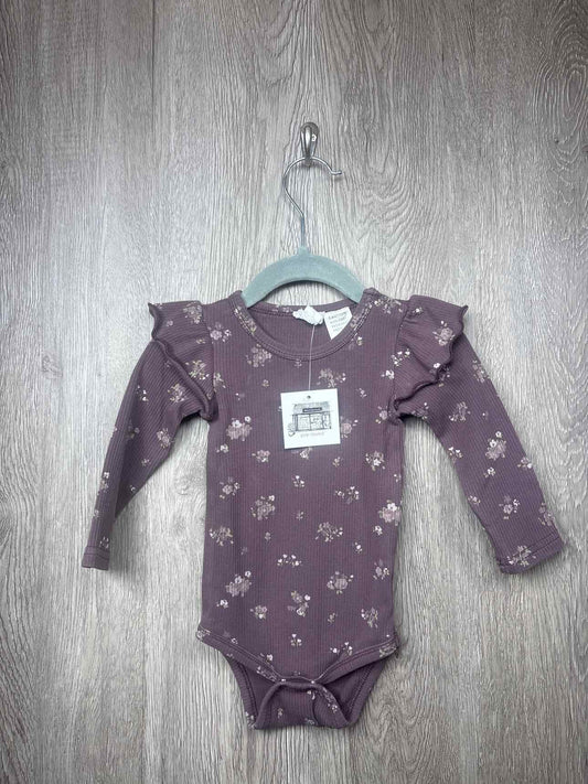 Jamie Kay Size 6-12m Onesie