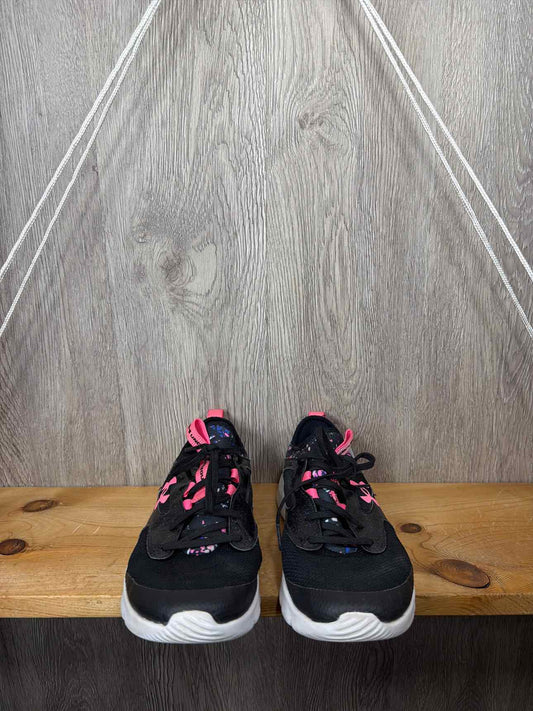 Under Armour Size Y5 Sneakers