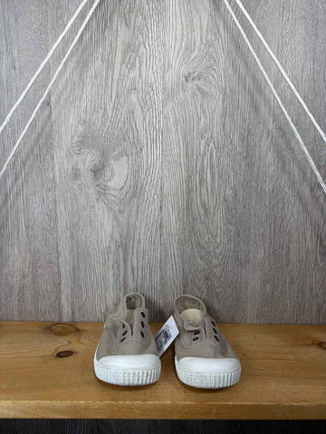 Victoria Size C10 Sneakers