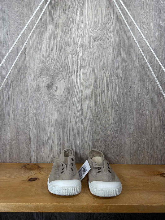 Victoria Size C10 Sneakers