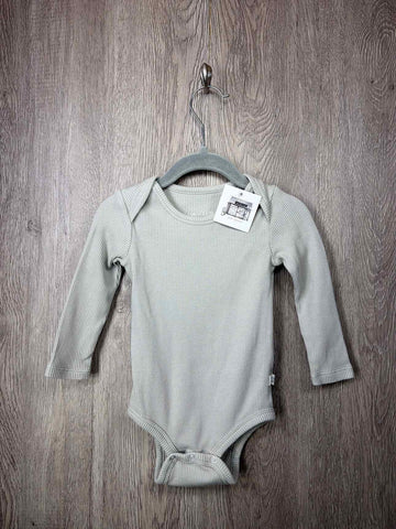 Loulou Lollipop Size 6-12m Onesie