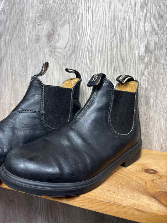 Blundstones Size Y3 Boots