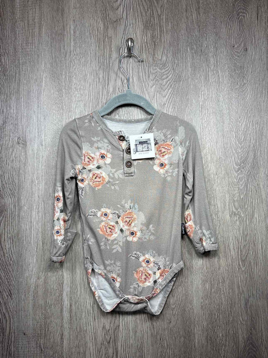 Belan.J Size 12-18m Onesie