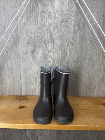 Size C6 Rain Boots