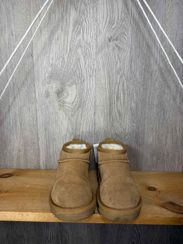 Size C11 Boots