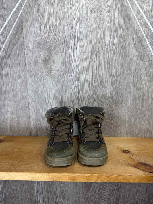 Wheat Size C6 Boots