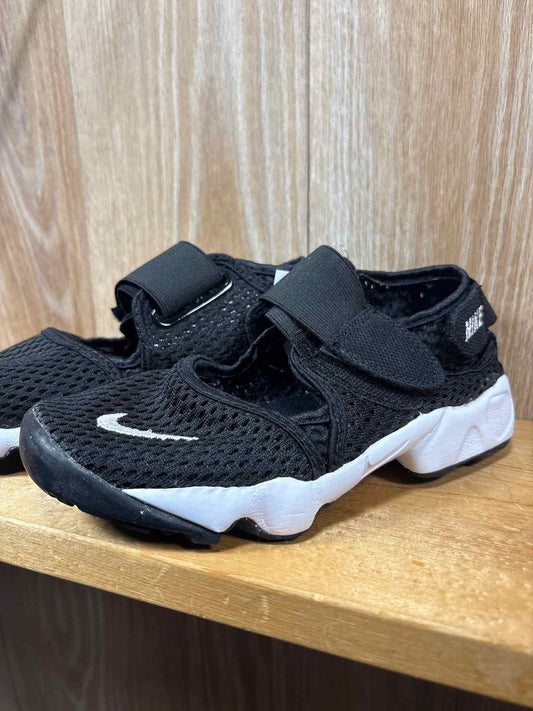 Nike Size Y2 Sneakers