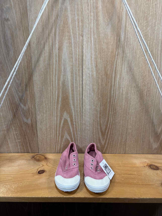 Size C8 Sneakers