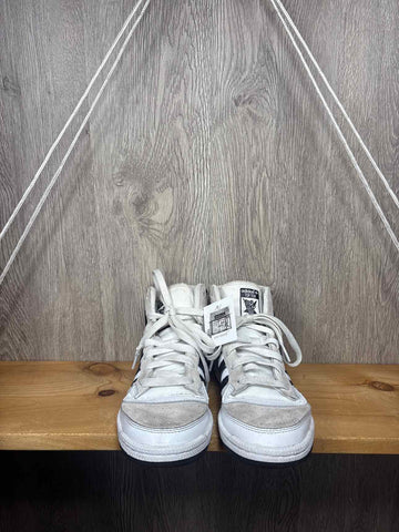 Adidas Size Y5 Sneakers