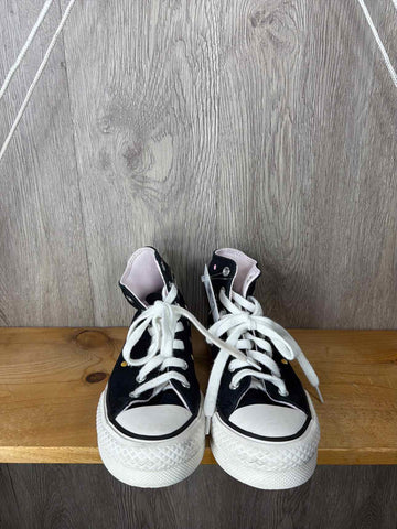 Converse Size Y2 Sneakers