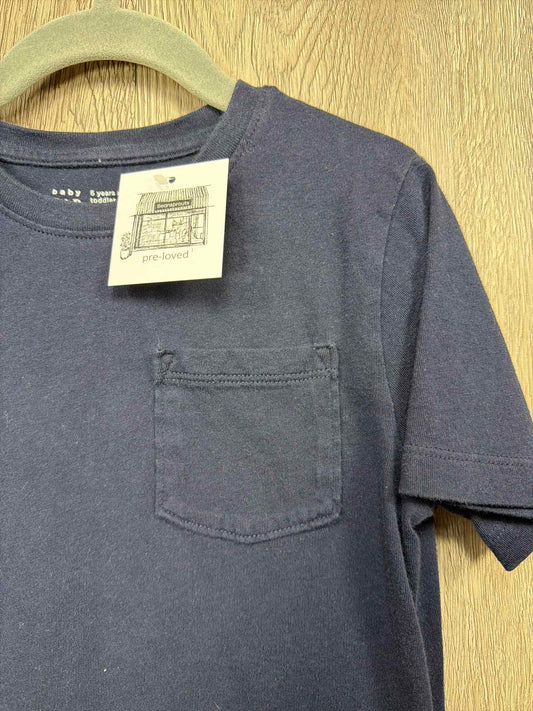 Gap Size 5y Shirt
