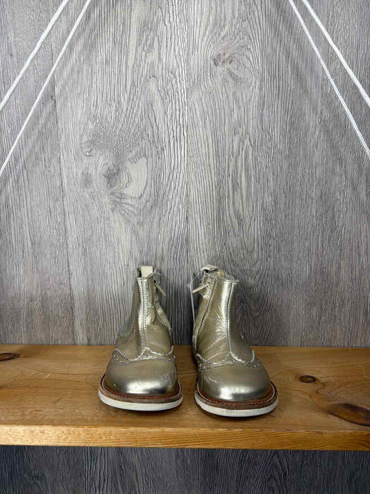 Size C9 Boots