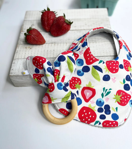 bib - summer berries