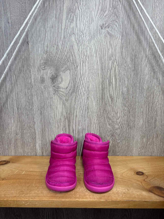 Uggs Size C6 Boots