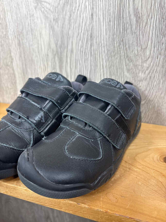 Plae Size C13 Sneakers