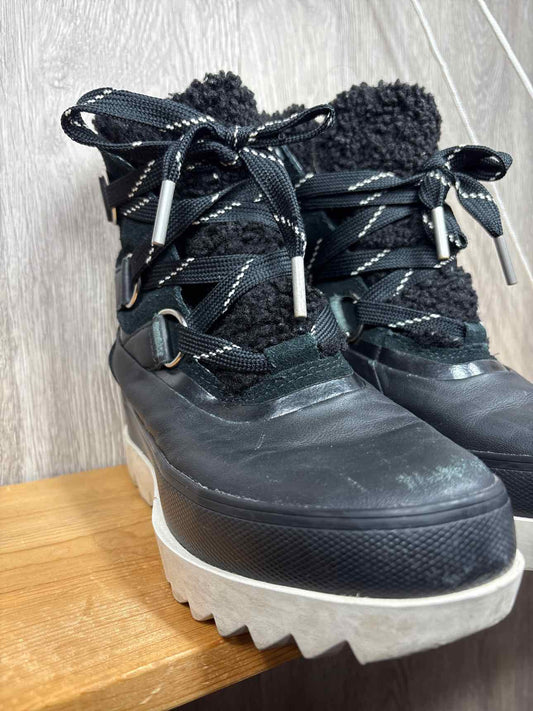 Sorel Size Y6 Boots