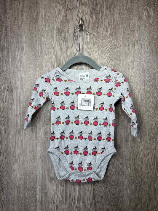 Uniqlo Size 6-12m Onesie