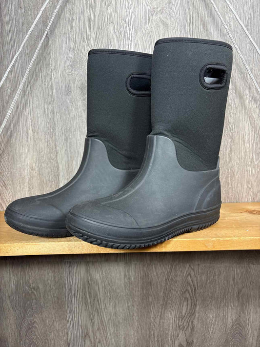 Size Y4 Rain Boots