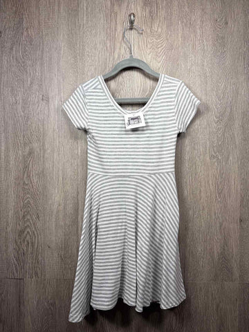 Nest and Nurture Size 3-4y Dress