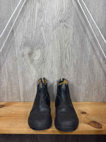 Blundstones Size C11 Boots
