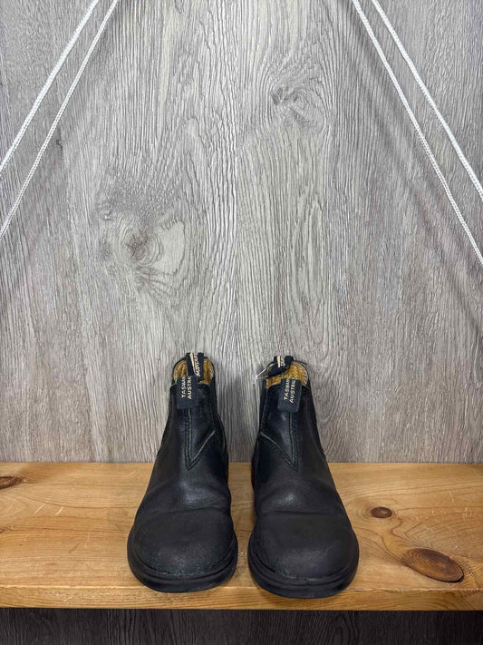 Blundstones Size C11 Boots