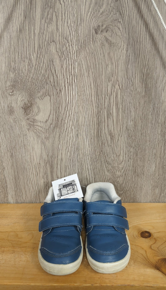 Size C8 Sneakers