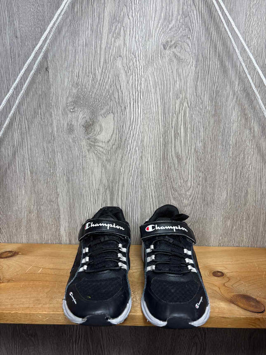 Champion Size Y1 Sneakers