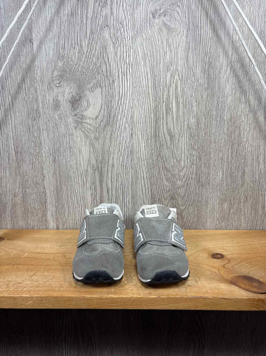 New Balance Size C6 Sneakers