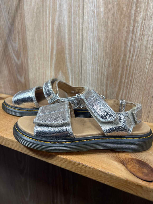 Dr. Martens Size Y2 Summer