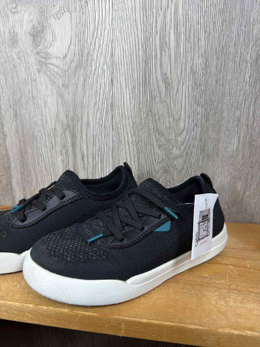 Vessi Size C13 Sneakers
