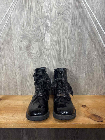 Tahari Size C11 Boots