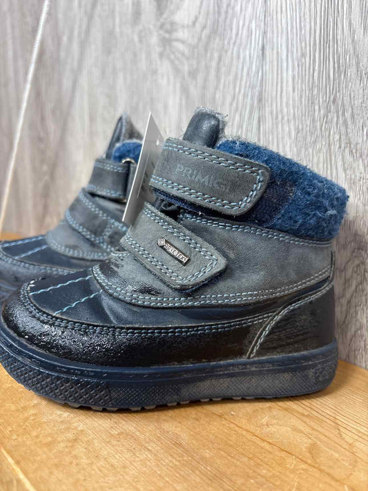 Size C8 Boots
